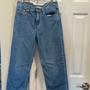 LEVIS - STRAIGHT LEG JEANS, SIZE 28